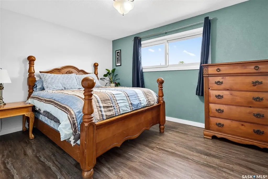 1319 Stadacona Street W Moose Jaw SK S6H 6M9