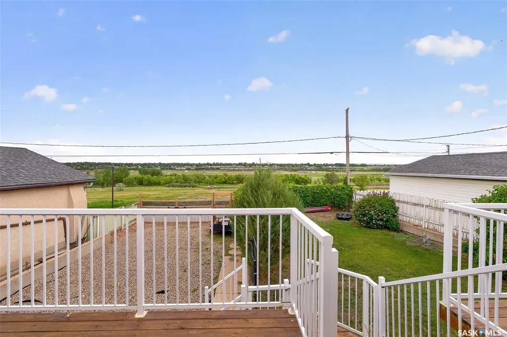 1319 Stadacona Street W Moose Jaw SK S6H 6M9