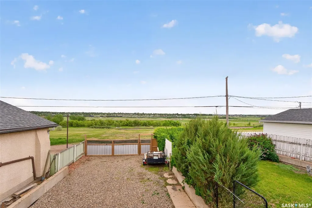 1319 Stadacona Street W Moose Jaw SK S6H 6M9