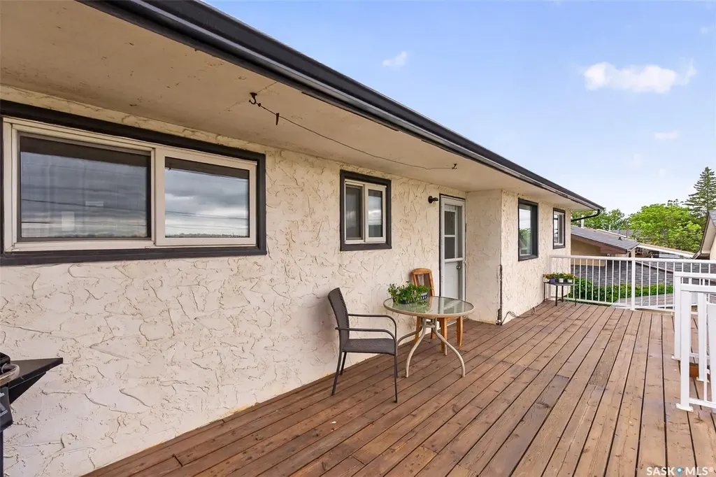 1319 Stadacona Street W Moose Jaw SK S6H 6M9