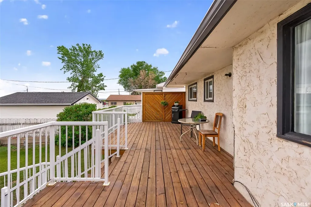 1319 Stadacona Street W Moose Jaw SK S6H 6M9