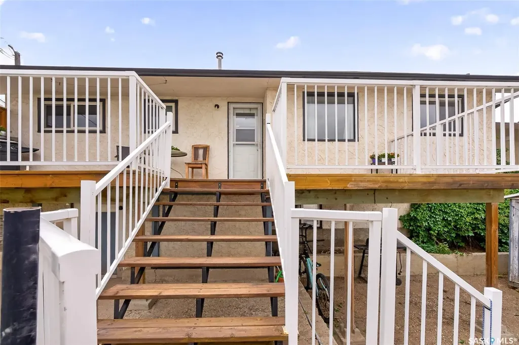 1319 Stadacona Street W Moose Jaw SK S6H 6M9