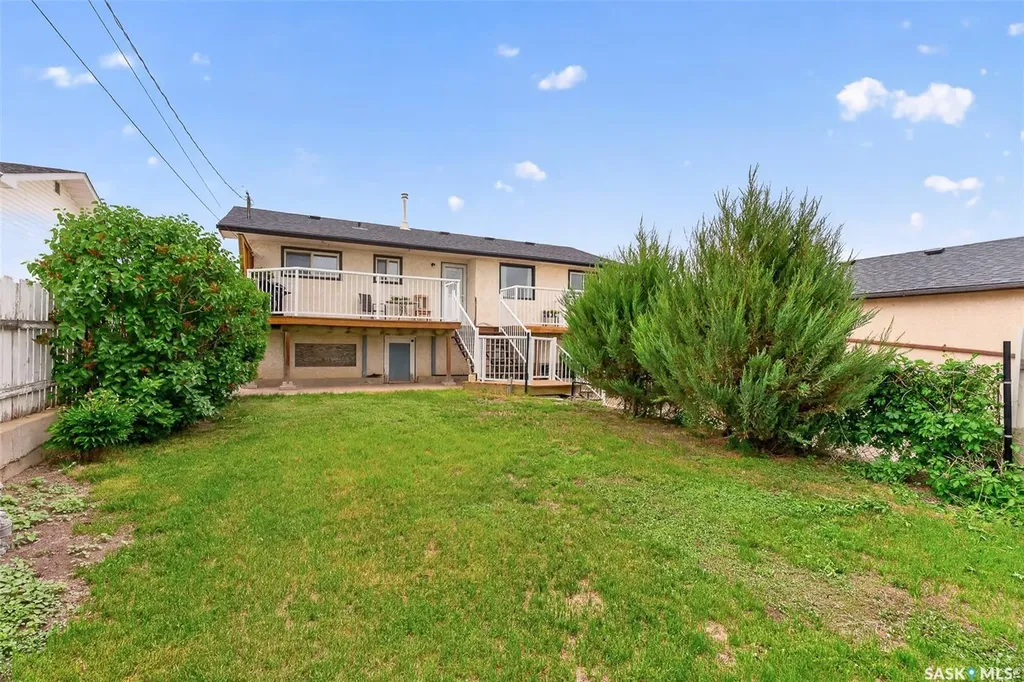 1319 Stadacona Street W Moose Jaw SK S6H 6M9