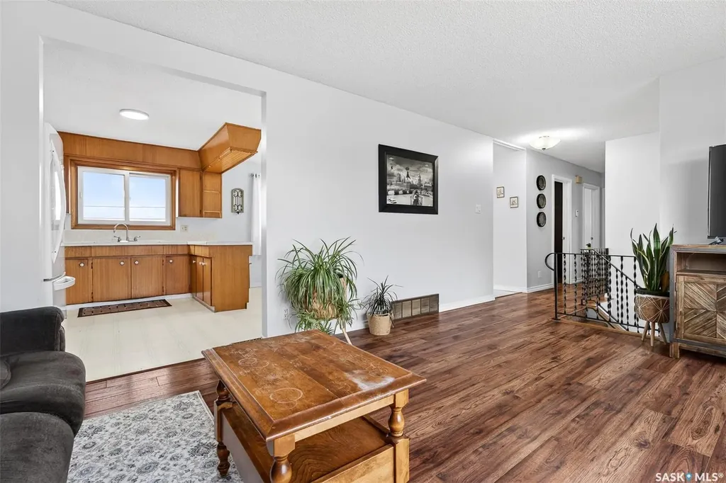 1319 Stadacona Street W Moose Jaw SK S6H 6M9