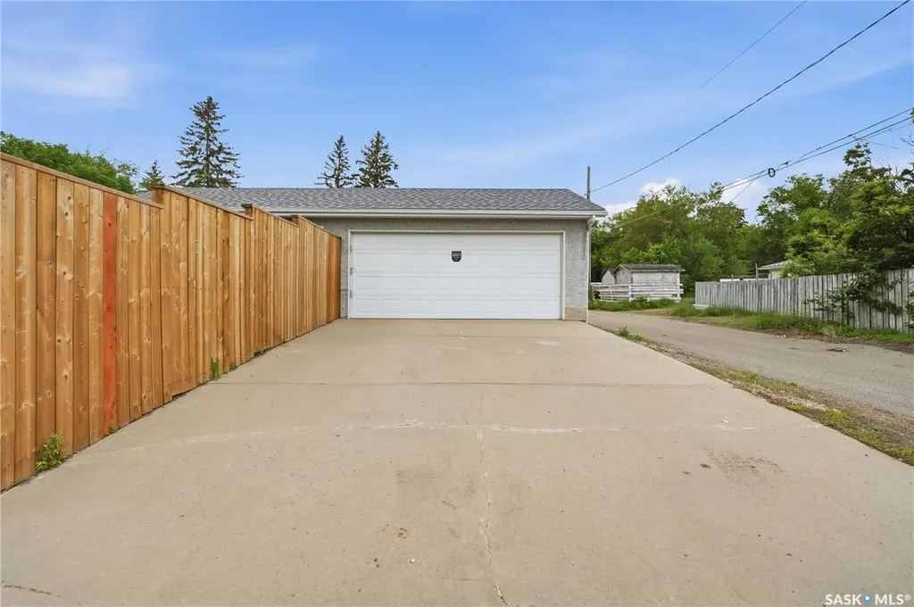 177 Ottawa Street Regina SK S4R 1N3