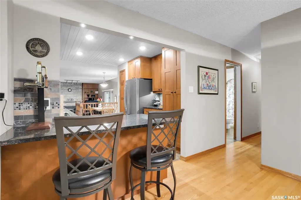 330 Whiteshore Way Saskatoon SK S7J 4C2