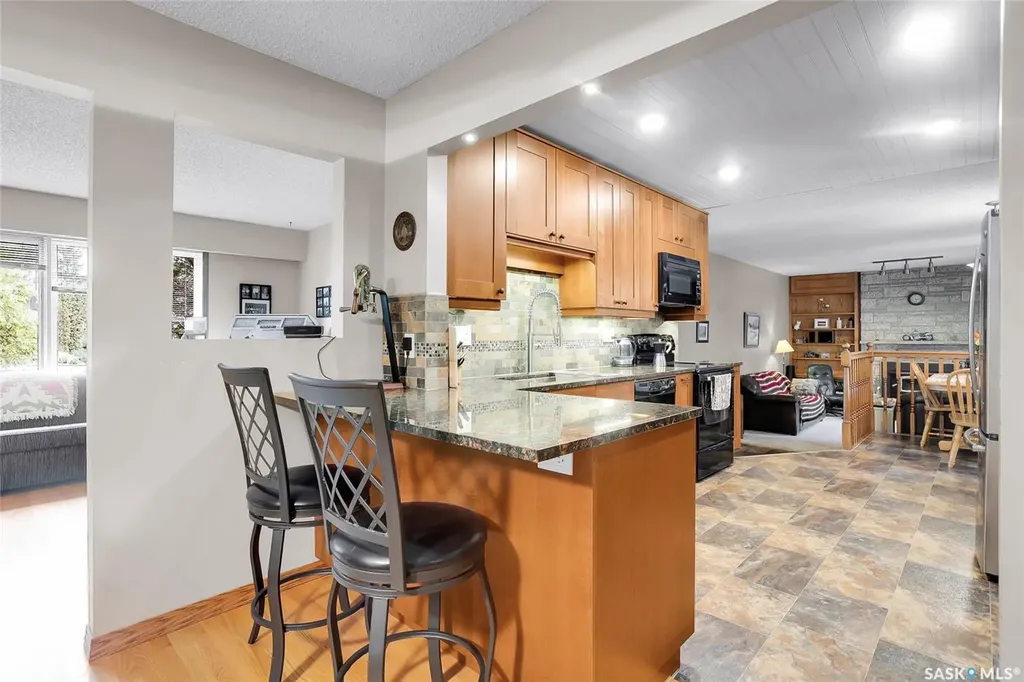 330 Whiteshore Way Saskatoon SK S7J 4C2