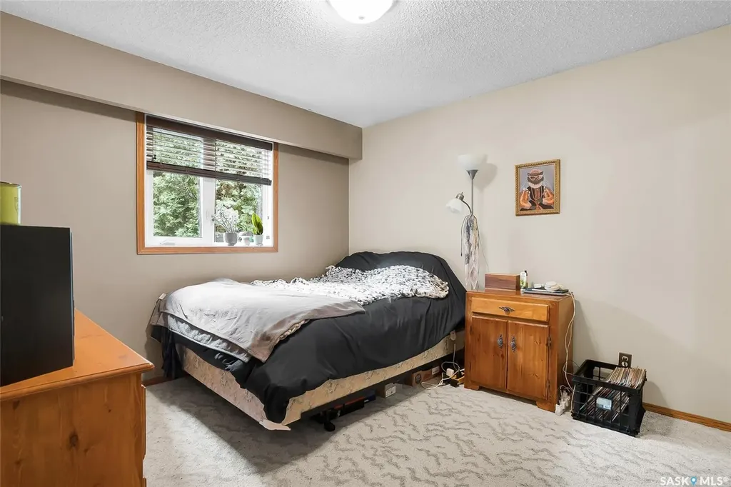 330 Whiteshore Way Saskatoon SK S7J 4C2