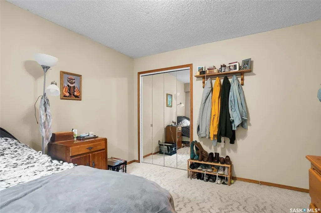 330 Whiteshore Way Saskatoon SK S7J 4C2