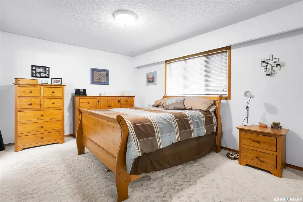 330 Whiteshore Way Saskatoon SK S7J 4C2
