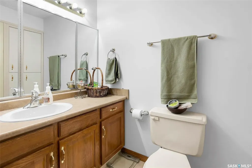 330 Whiteshore Way Saskatoon SK S7J 4C2