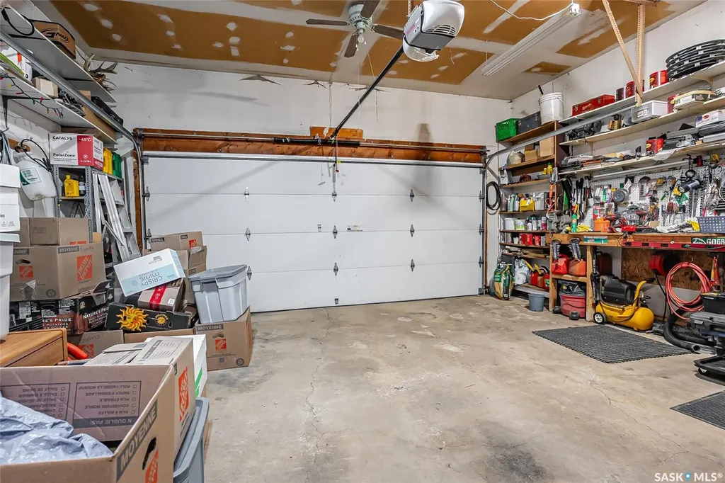 330 Whiteshore Way Saskatoon SK S7J 4C2