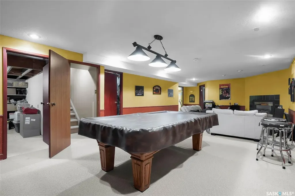 330 Whiteshore Way Saskatoon SK S7J 4C2