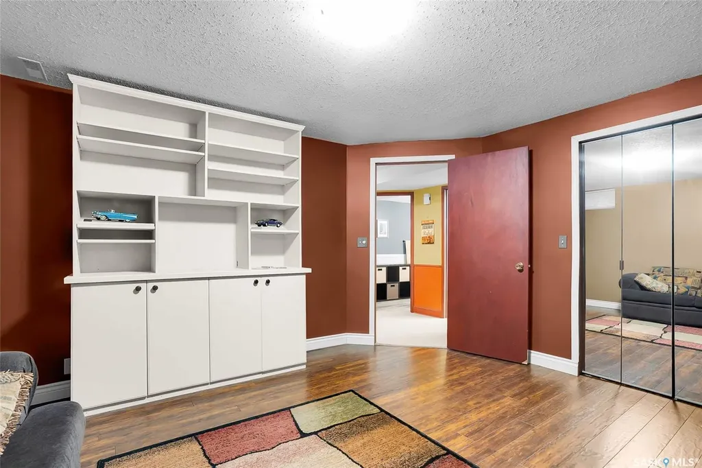 330 Whiteshore Way Saskatoon SK S7J 4C2
