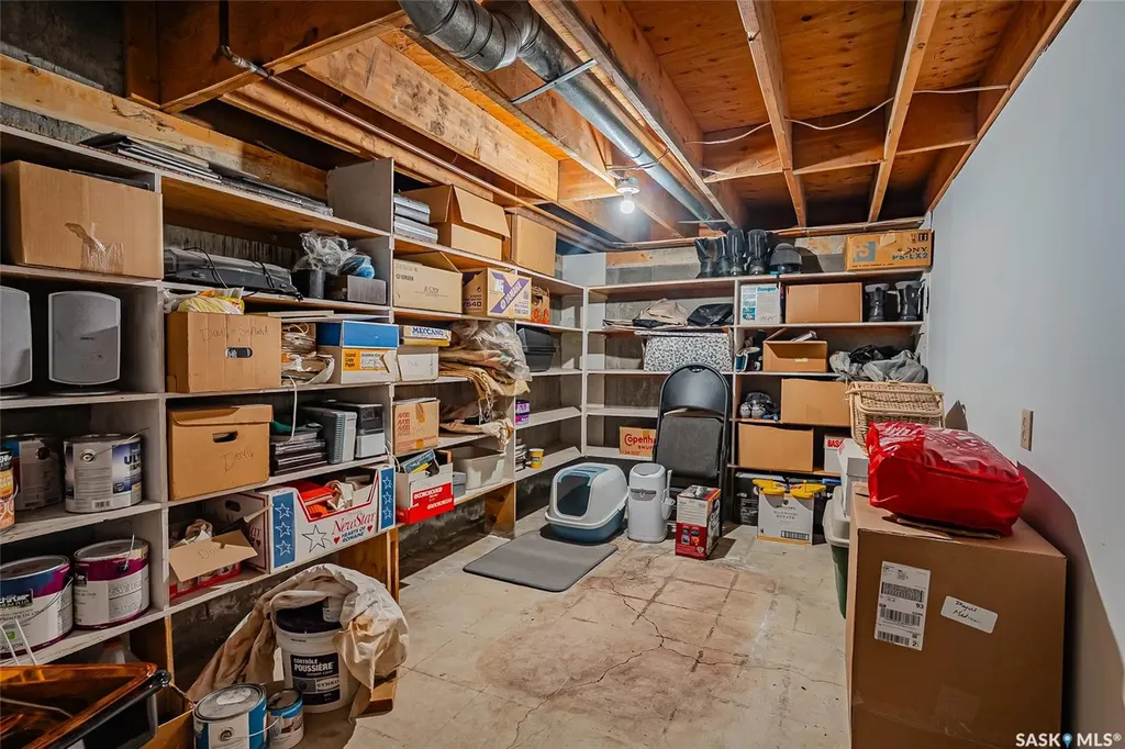 330 Whiteshore Way Saskatoon SK S7J 4C2