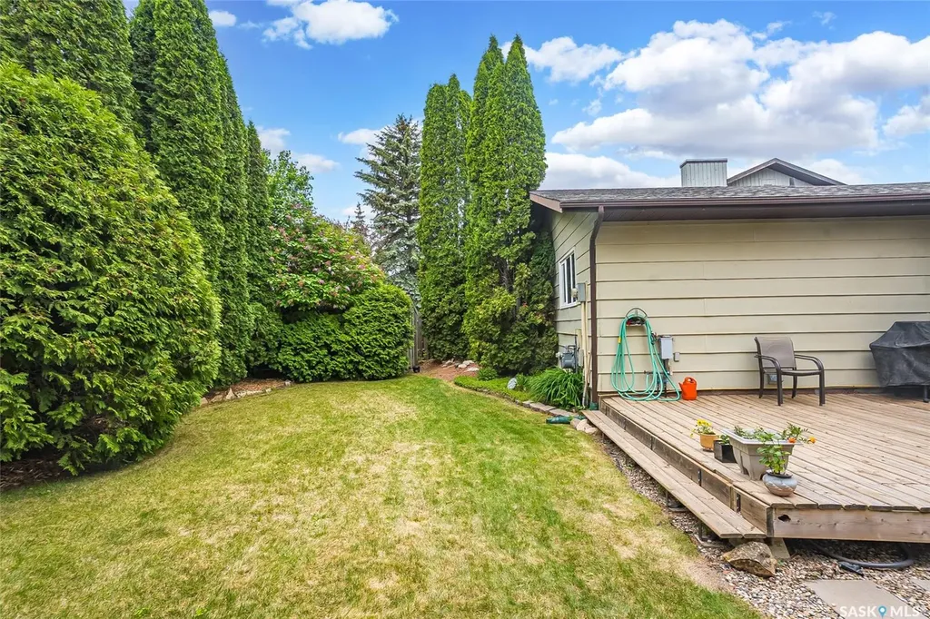 330 Whiteshore Way Saskatoon SK S7J 4C2