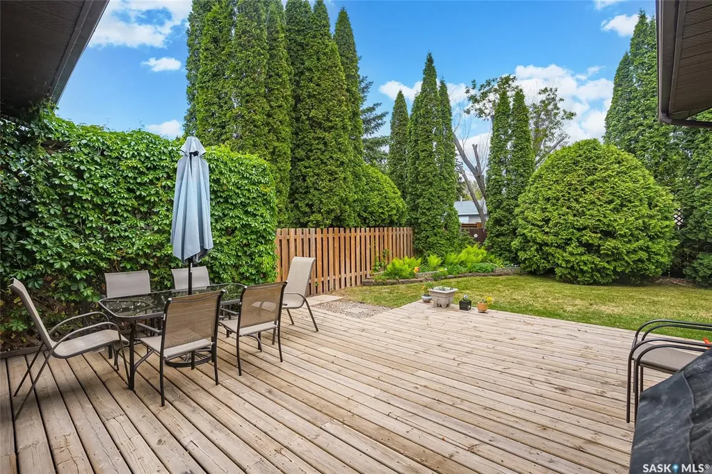 330 Whiteshore Way Saskatoon SK S7J 4C2