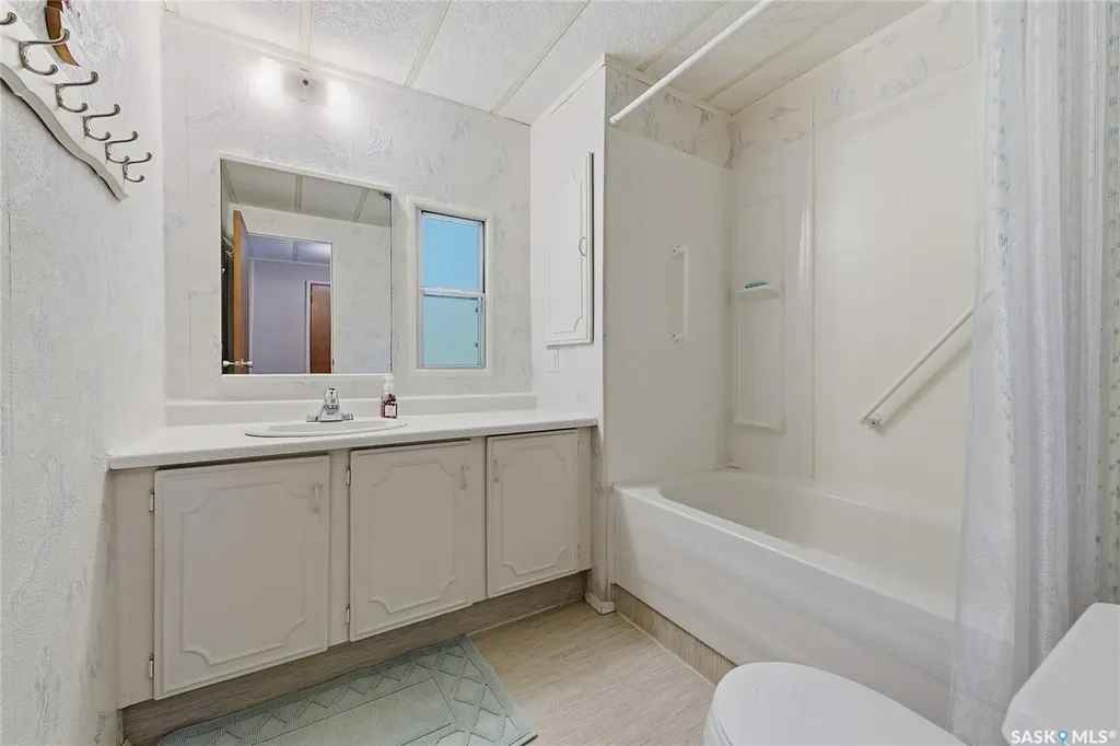 71 Canary Drive Glen Harbour SK S0G 4L0
