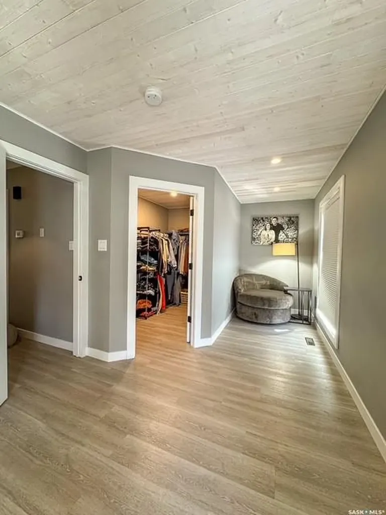 482 Russell Crescent Swift Current SK S9H 4S7