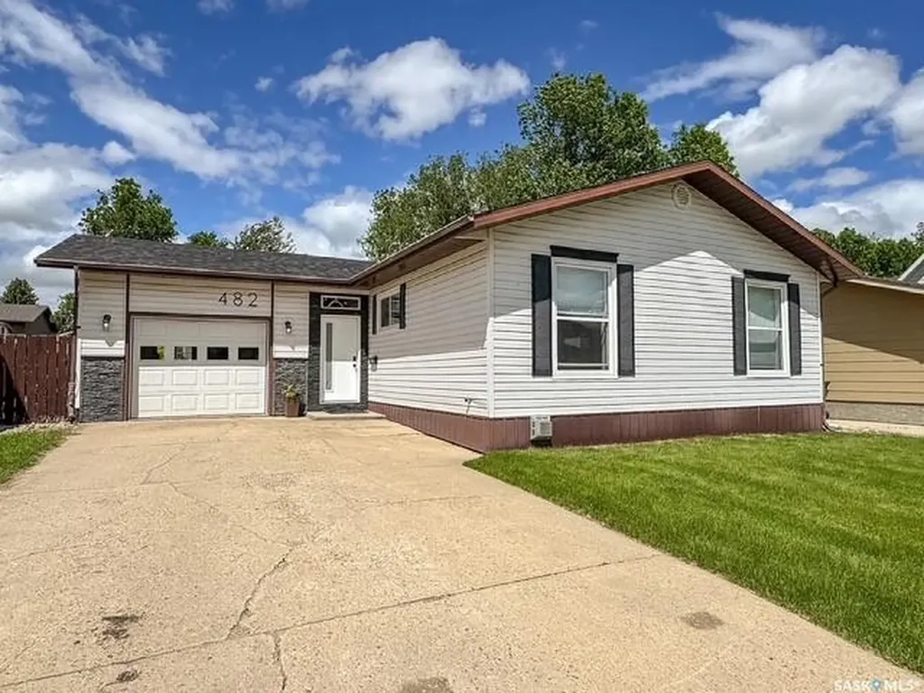 482 Russell Crescent Swift Current SK S9H 4S7