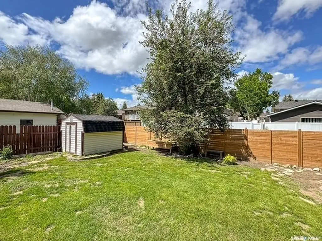 482 Russell Crescent Swift Current SK S9H 4S7
