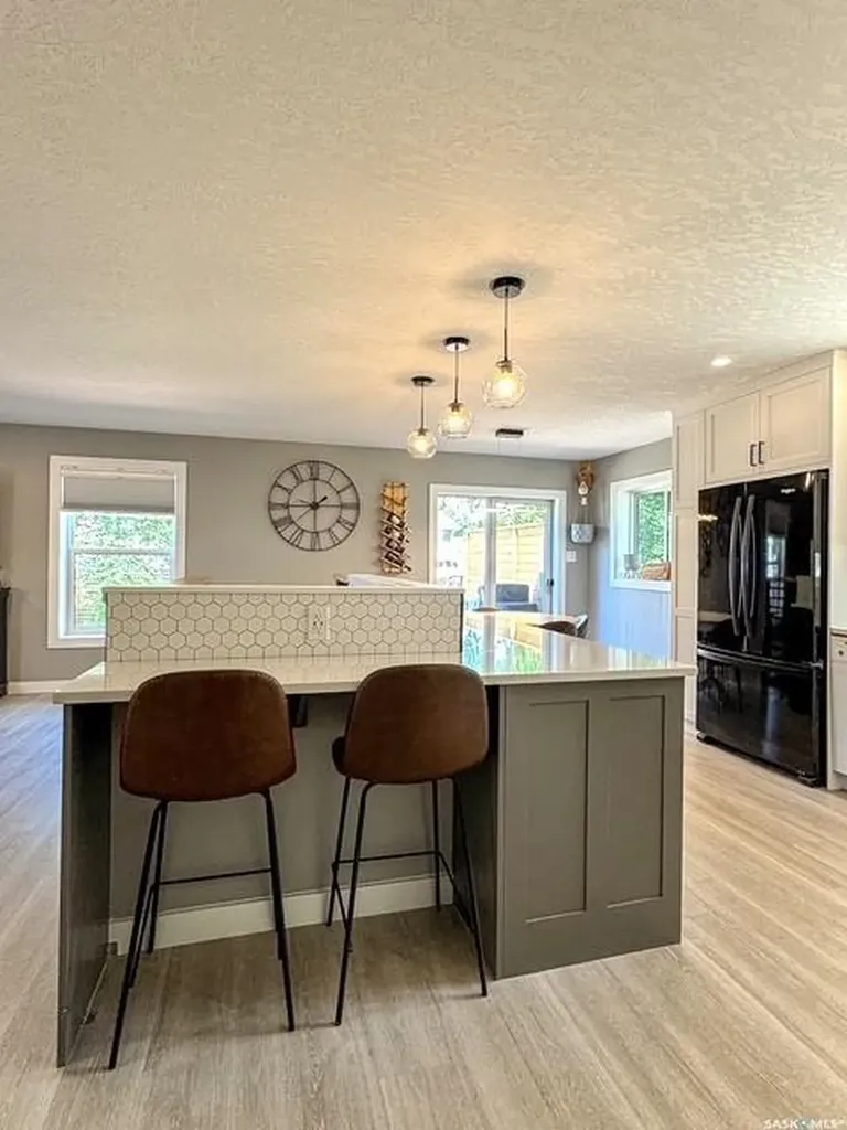 482 Russell Crescent Swift Current SK S9H 4S7