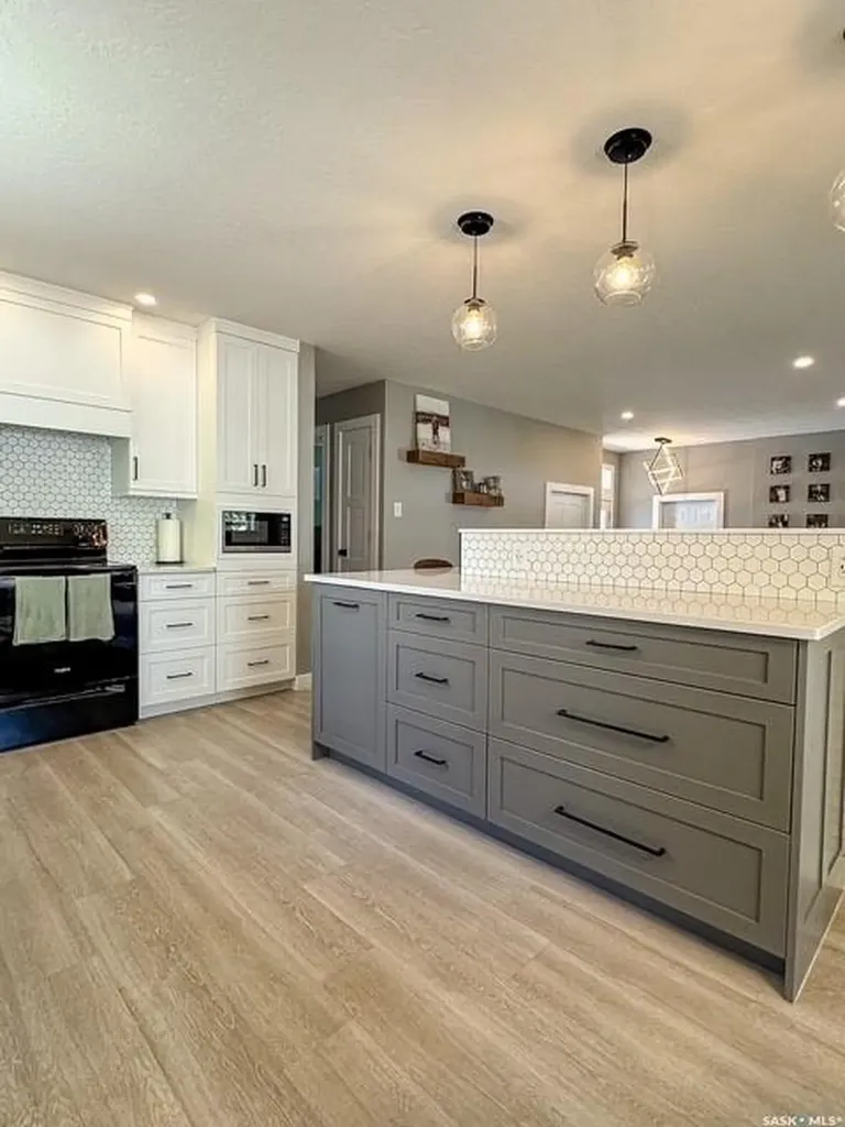 482 Russell Crescent Swift Current SK S9H 4S7
