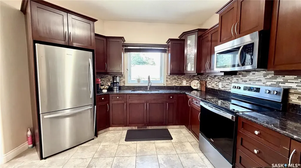 1233 13th Street E Saskatoon SK S7H 0C3