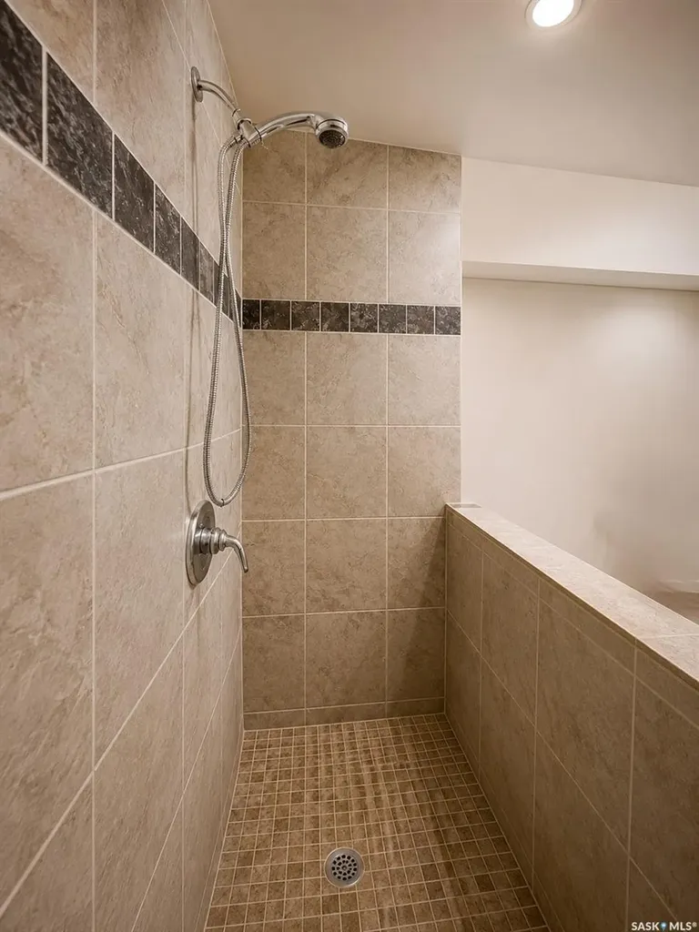 1233 13th Street E Saskatoon SK S7H 0C3