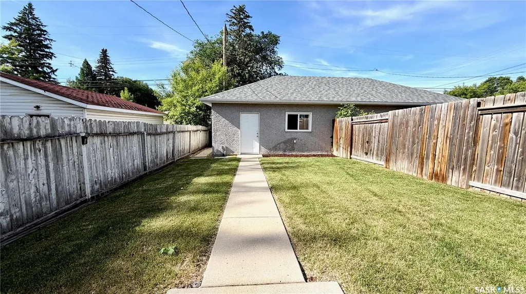 1233 13th Street E Saskatoon SK S7H 0C3