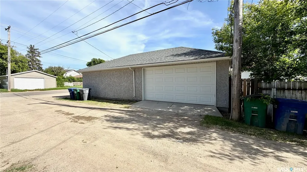1233 13th Street E Saskatoon SK S7H 0C3