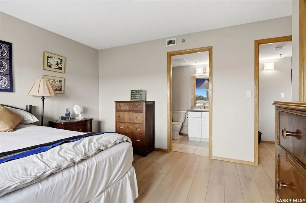 205 Mcintyre Street N Regina SK S4R 3B7