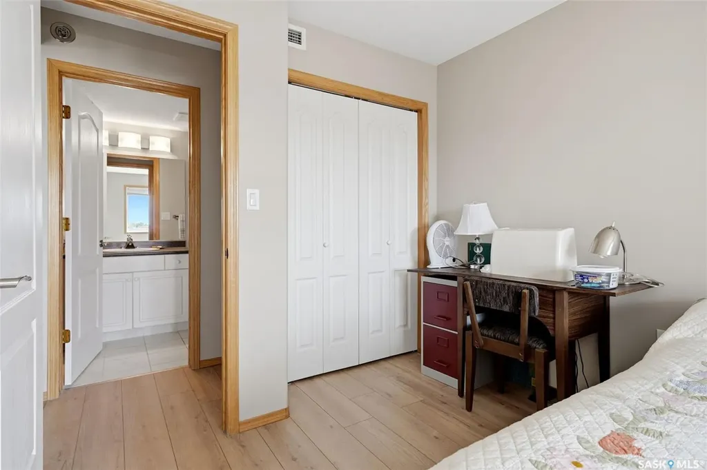 205 Mcintyre Street N Regina SK S4R 3B7