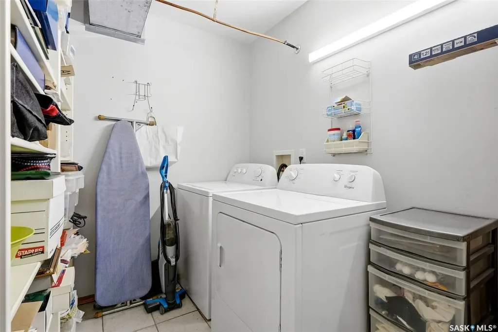 205 Mcintyre Street N Regina SK S4R 3B7