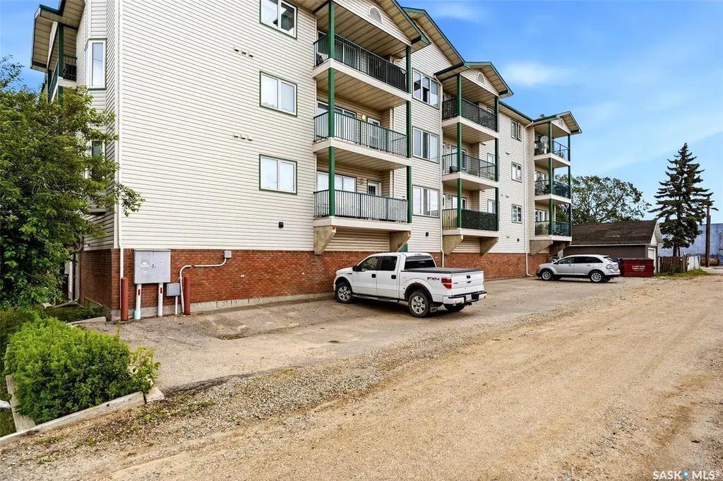 205 Mcintyre Street N Regina SK S4R 3B7