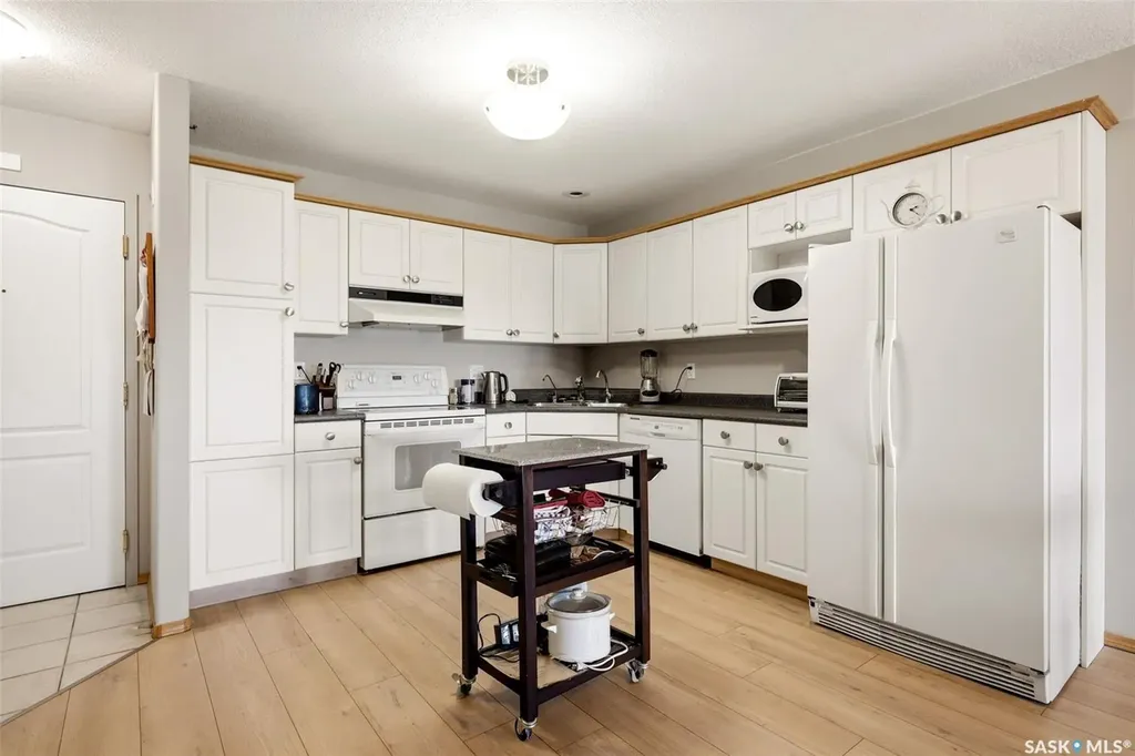 205 Mcintyre Street N Regina SK S4R 3B7