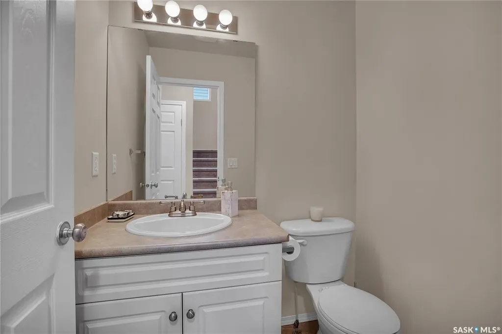 122 Blakeney Crescent Saskatoon SK S7L 7N4