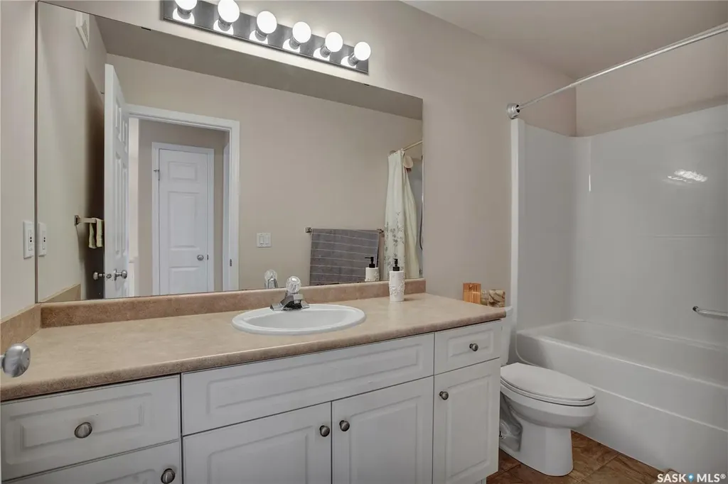 122 Blakeney Crescent Saskatoon SK S7L 7N4