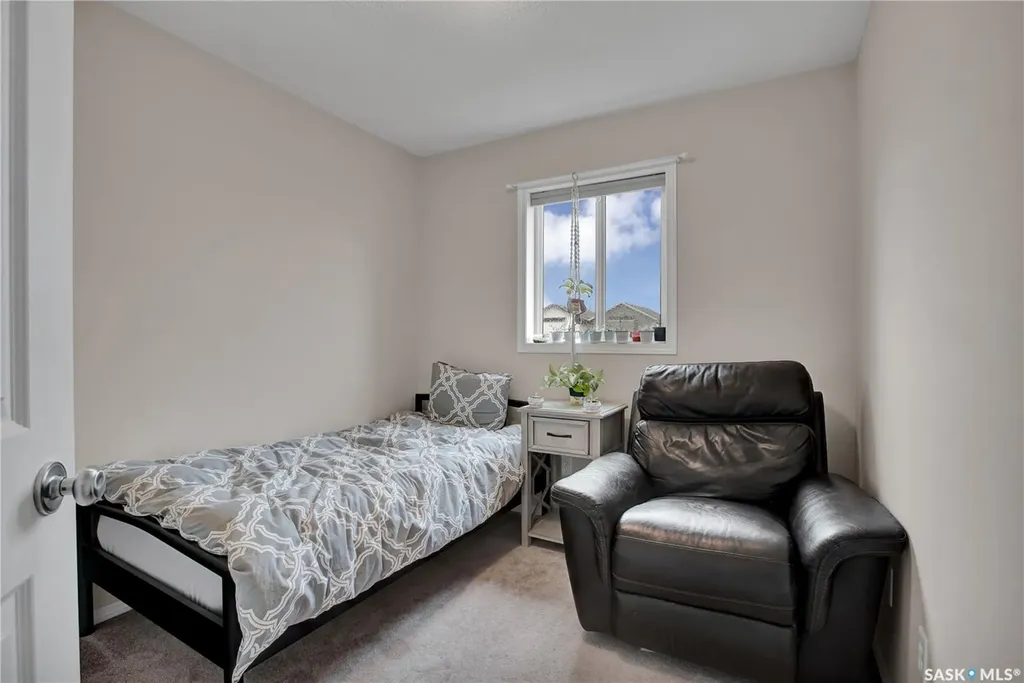 122 Blakeney Crescent Saskatoon SK S7L 7N4