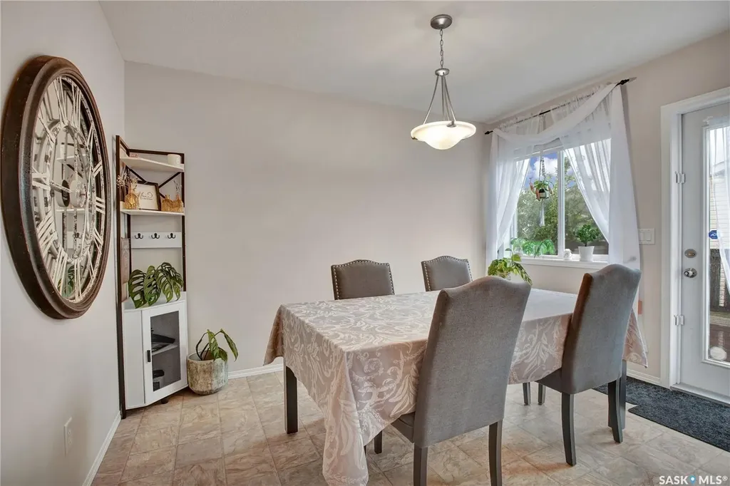 122 Blakeney Crescent Saskatoon SK S7L 7N4