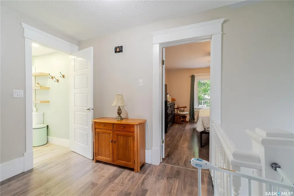 1041 2nd Avenue NW Moose Jaw SK S6H 3R3