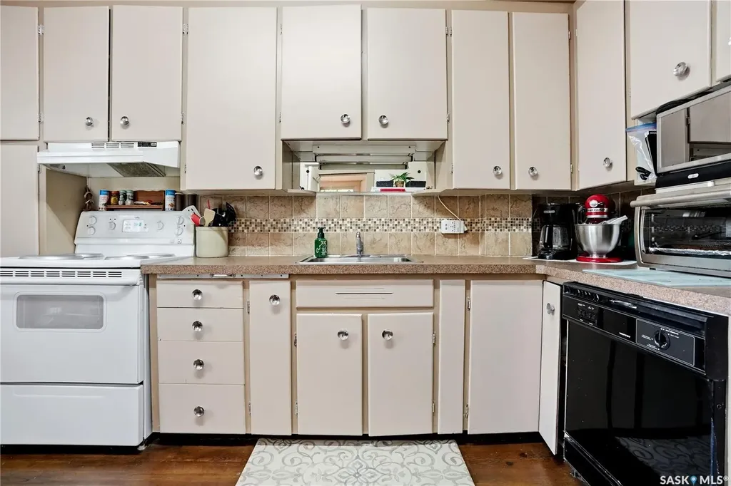 1320 Victoria Avenue Regina SK S4P 0P1