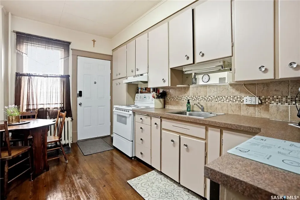 1320 Victoria Avenue Regina SK S4P 0P1