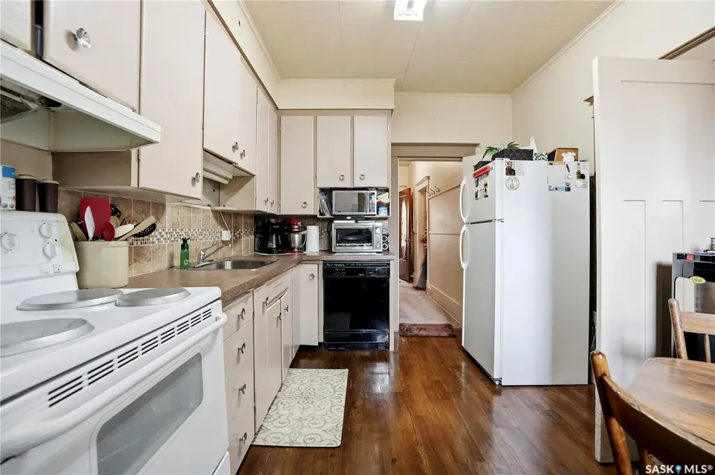 1320 Victoria Avenue Regina SK S4P 0P1