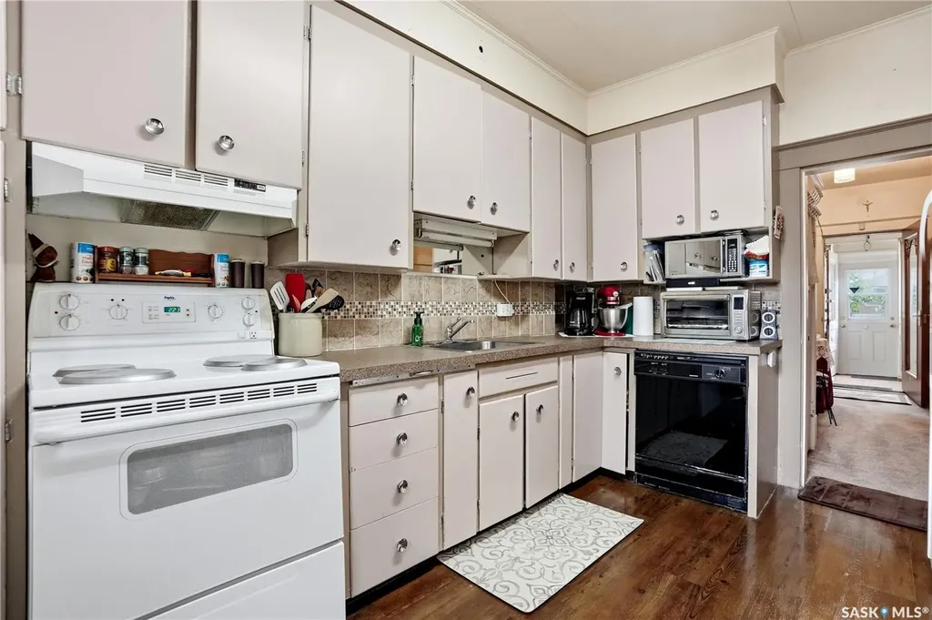 1320 Victoria Avenue Regina SK S4P 0P1