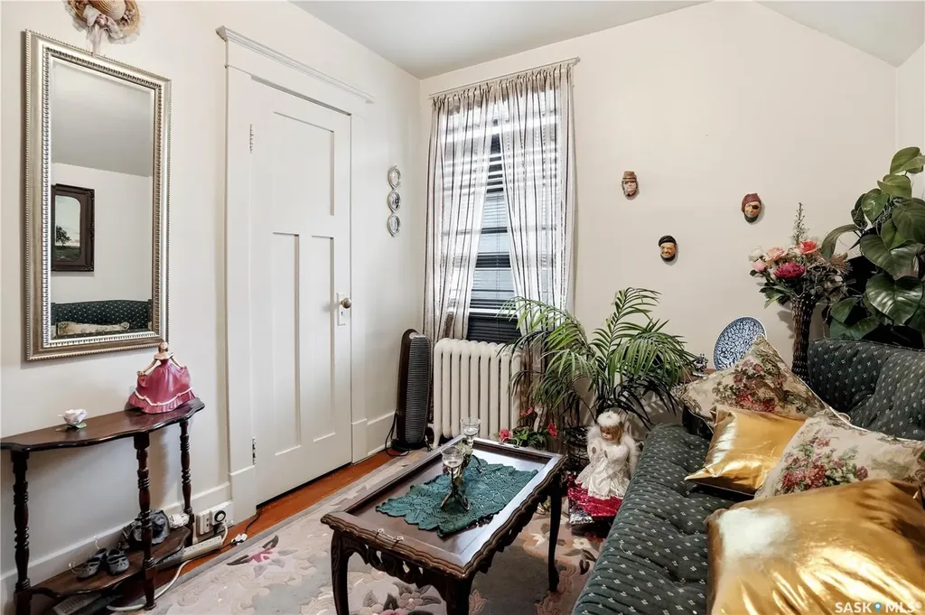 1320 Victoria Avenue Regina SK S4P 0P1