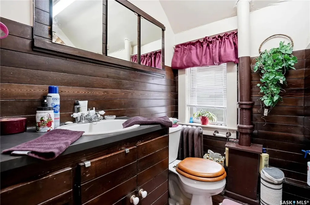 1320 Victoria Avenue Regina SK S4P 0P1