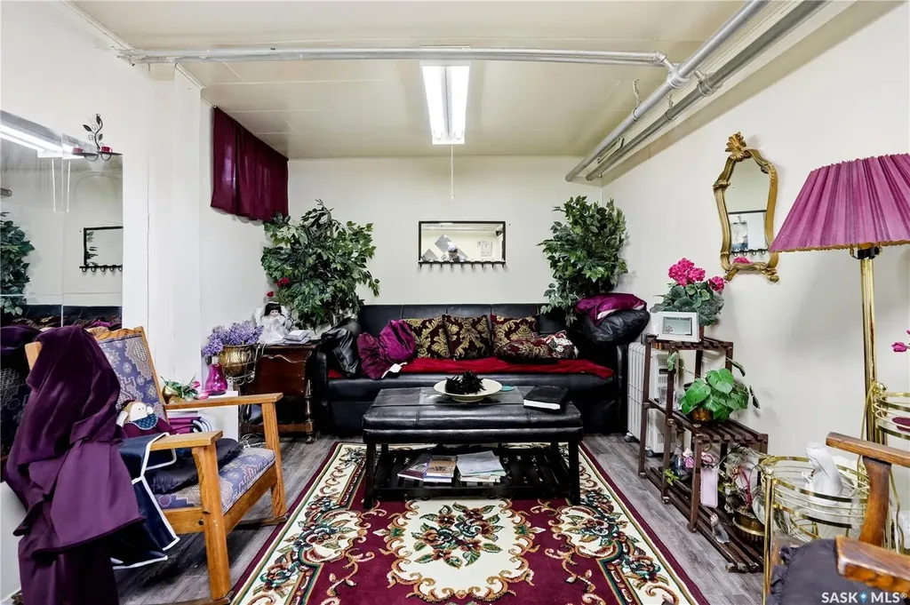 1320 Victoria Avenue Regina SK S4P 0P1