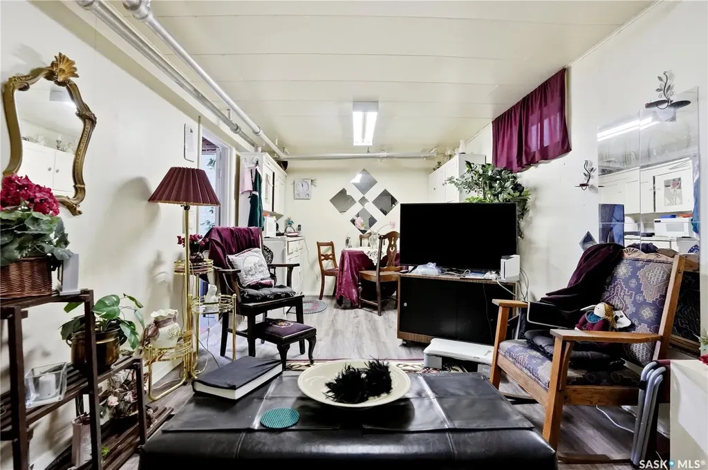 1320 Victoria Avenue Regina SK S4P 0P1