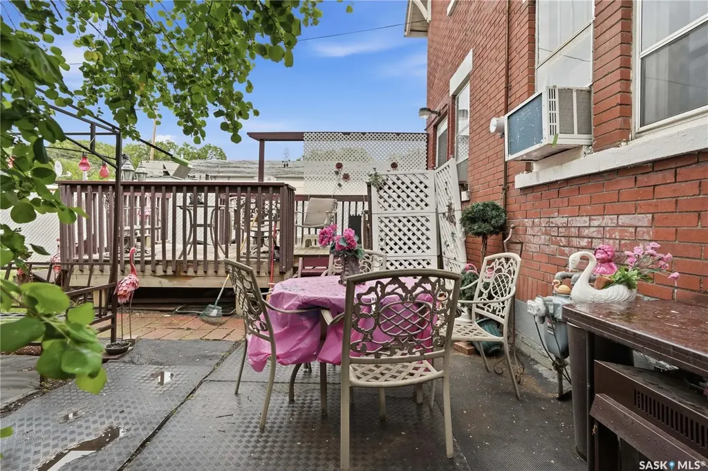 1320 Victoria Avenue Regina SK S4P 0P1